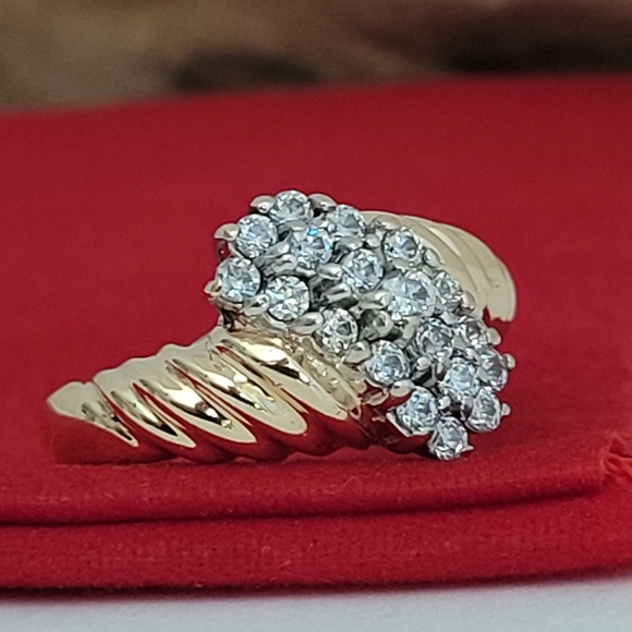 ❤️10k Size 6.75 Beautiful Solid Yellow Gold Cubic Zirconia Pattern Ring! 👌🎁